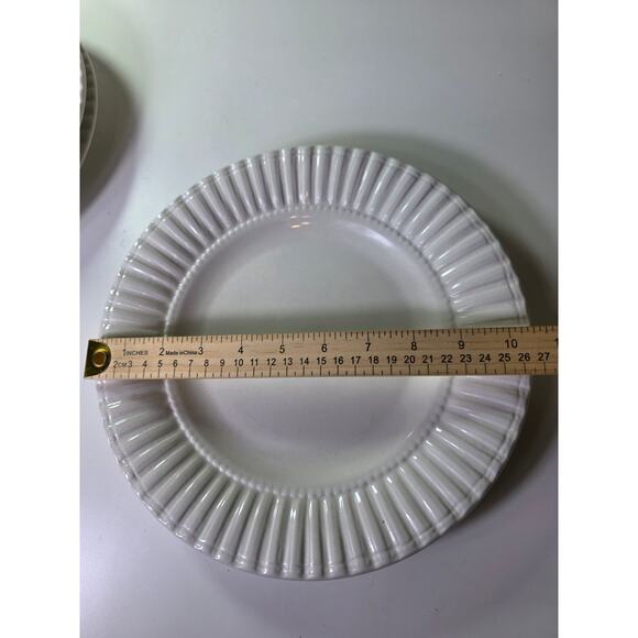 Set of 4- THOMSON POTTERY Maison White Ruffled Edge MSM 10.75" Dinner Plates - Picture 5 of 10